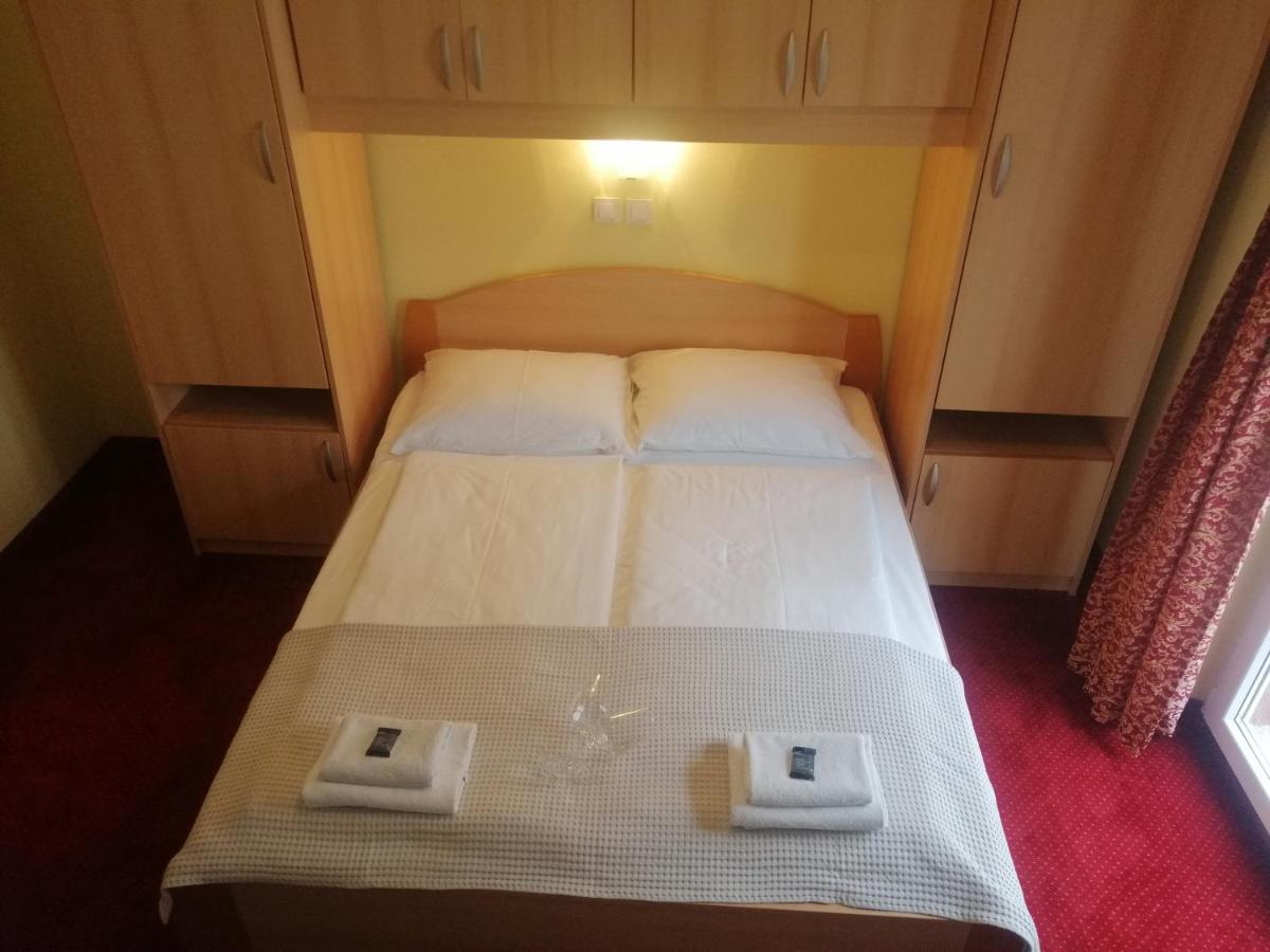 Apartmani Simon Lopar Δωμάτιο φωτογραφία
