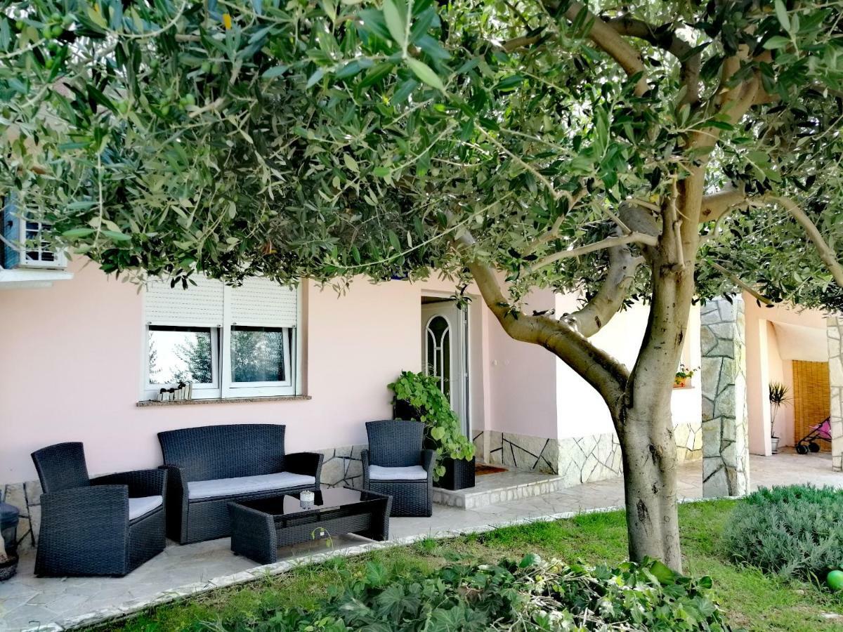 Apartmani Simon Lopar Εξωτερικό φωτογραφία